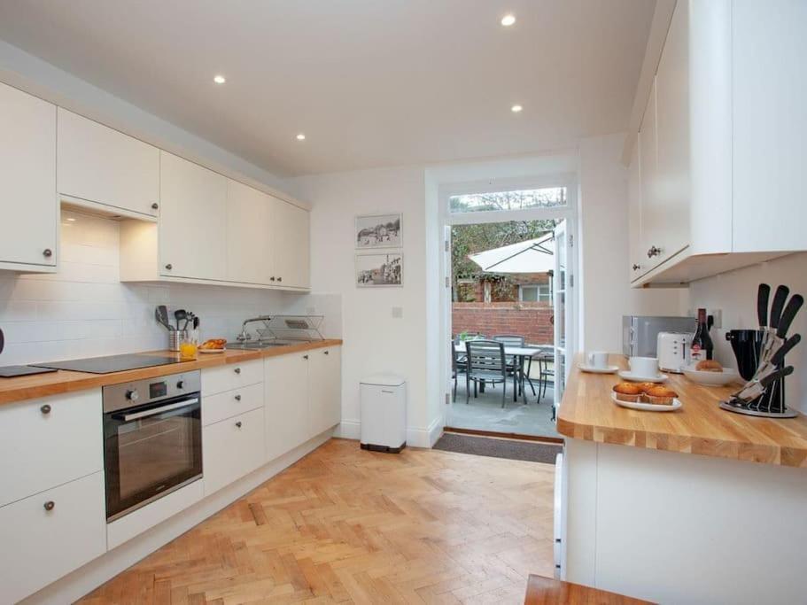 2 Central, Spacious, Apartment With Private Patio Sidmouth Dış mekan fotoğraf